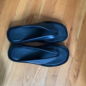 VINCE Nell Platform Flip Flop